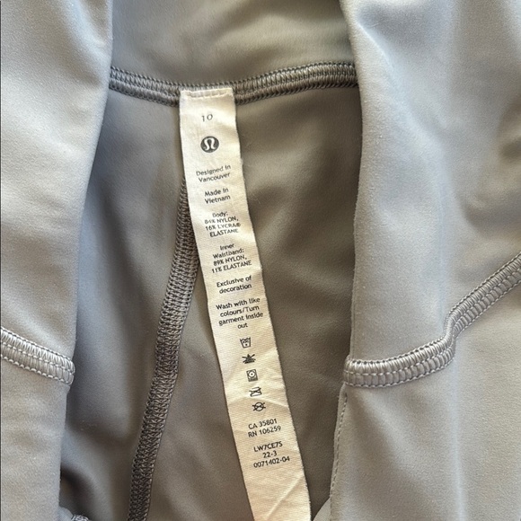 Base Pace High Rise 8” Reflective Short - Picture 2 of 6